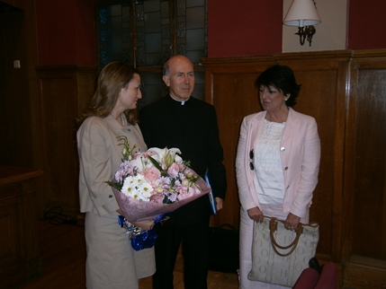 Lucía Guerra Menéndez, Father Rafael Pascual and Inma Castilla de Cortázar Larrea