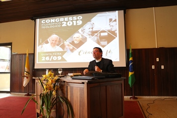 Father Pedro Augusto during his talk.