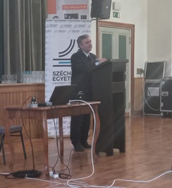 Hetesi Zsolt during his talk.